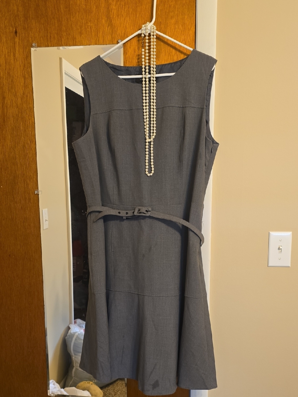 Sleeveless Gray Midi Dress with Slim Belt